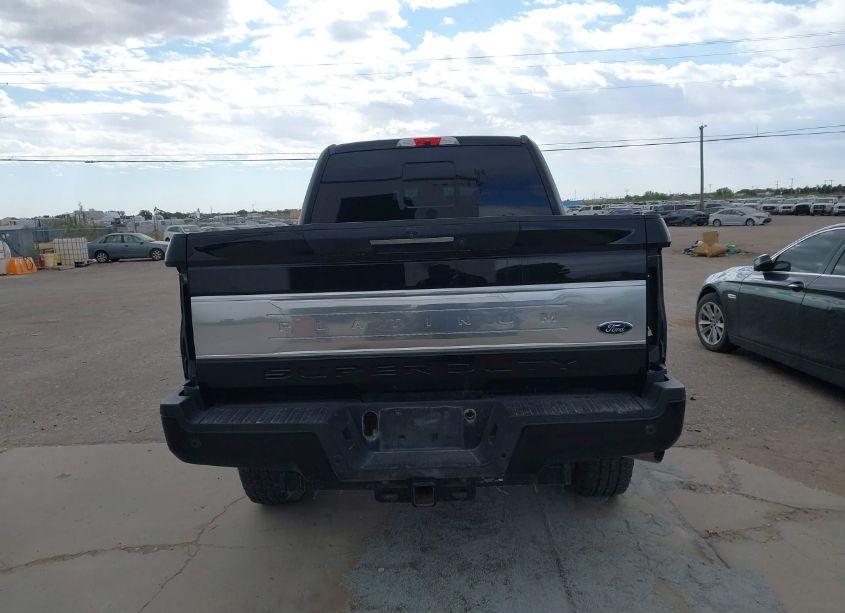 Photo 15 of 2018 Ford F-250 PLATINUM (VIN 1FT7W2BT2JEB58330)