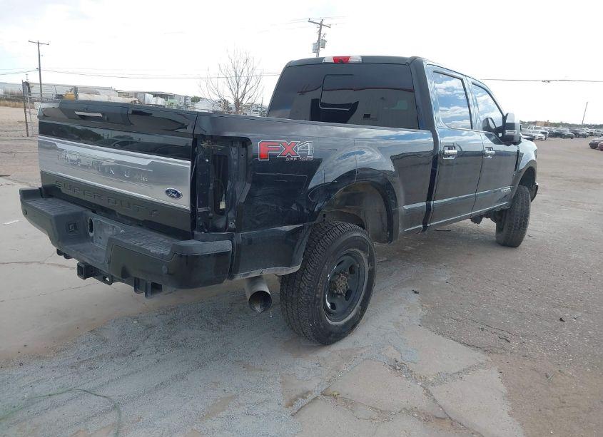 Photo 4 of 2018 Ford F-250 PLATINUM (VIN 1FT7W2BT2JEB58330)