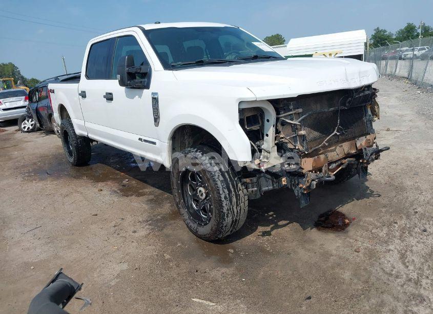 2018 Ford F-250 XLT (VIN 1FT7W2BT2JEC44026) main photo