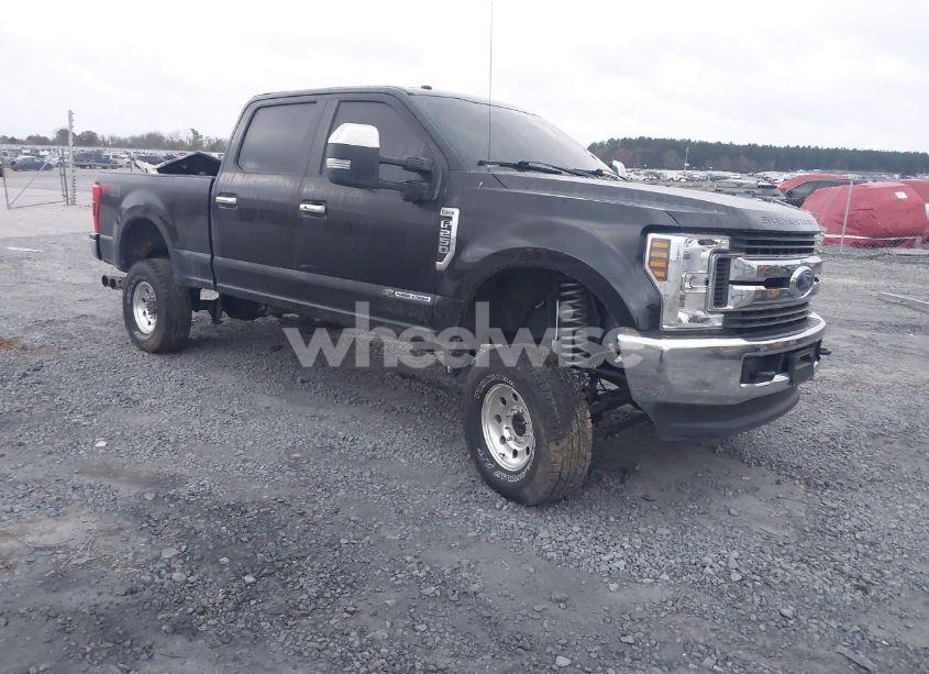 2019 Ford F-250 XL (VIN 1FT7W2BT2KEC86049) main photo