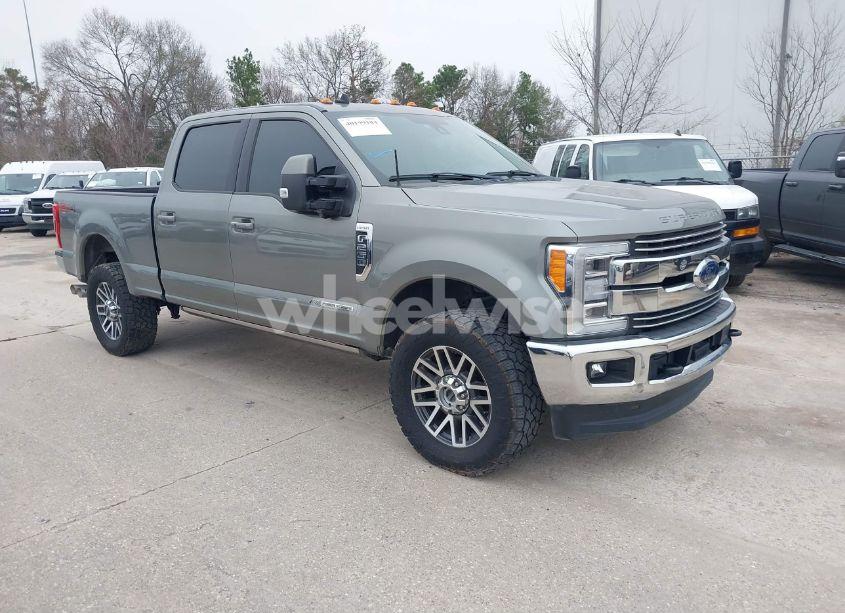 2019 Ford F-250 LARIAT (VIN 1FT7W2BT2KEE73338) main photo