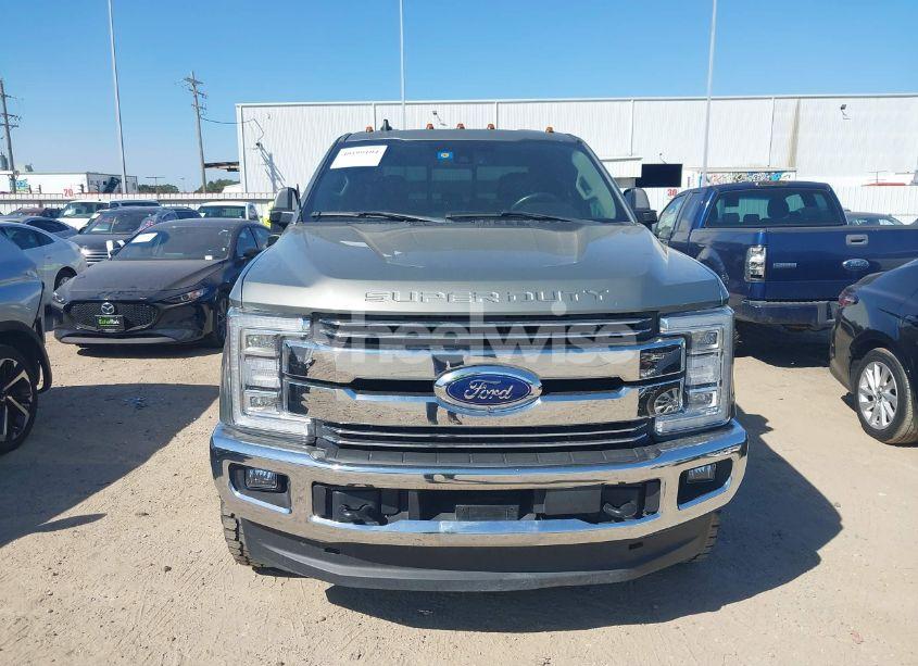 Photo 12 of 2019 Ford F-250 LARIAT (VIN 1FT7W2BT2KEE73338)