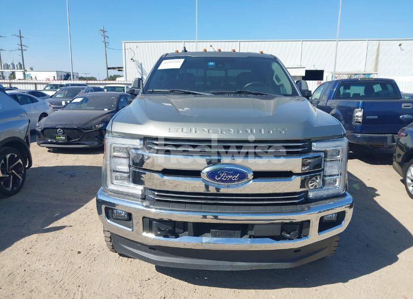 Photo 6 of 2019 Ford F-250 LARIAT (VIN 1FT7W2BT2KEE73338)