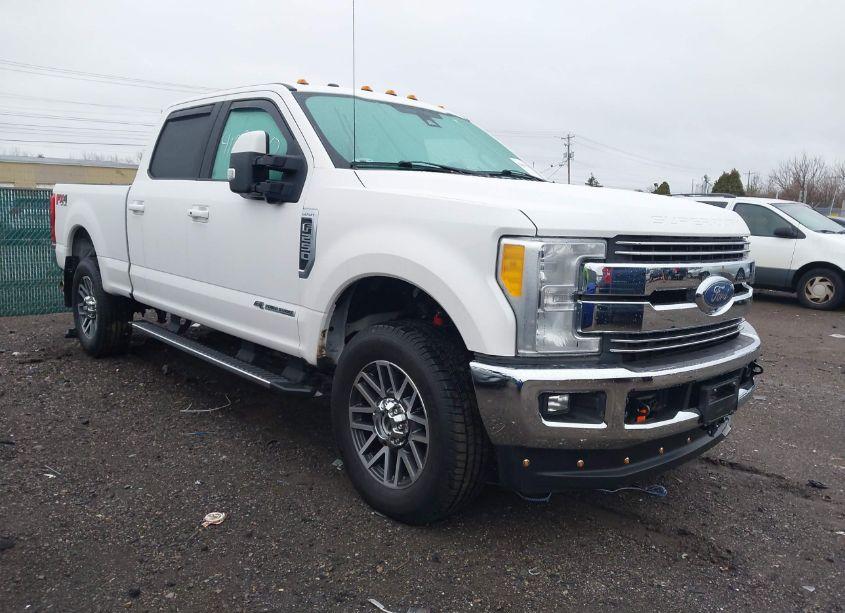 2017 Ford F-250 LARIAT (VIN 1FT7W2BT3HEB16808) main photo