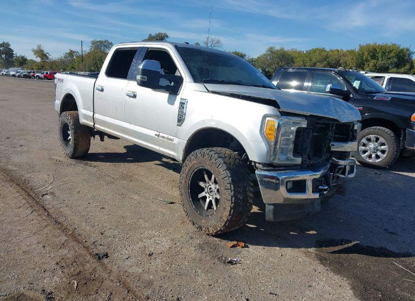 2017 Ford F-250 LARIAT (VIN 1FT7W2BT3HEB83943) main photo