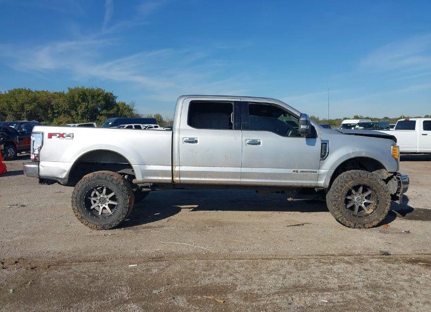 Photo 13 of 2017 Ford F-250 LARIAT (VIN 1FT7W2BT3HEB83943)