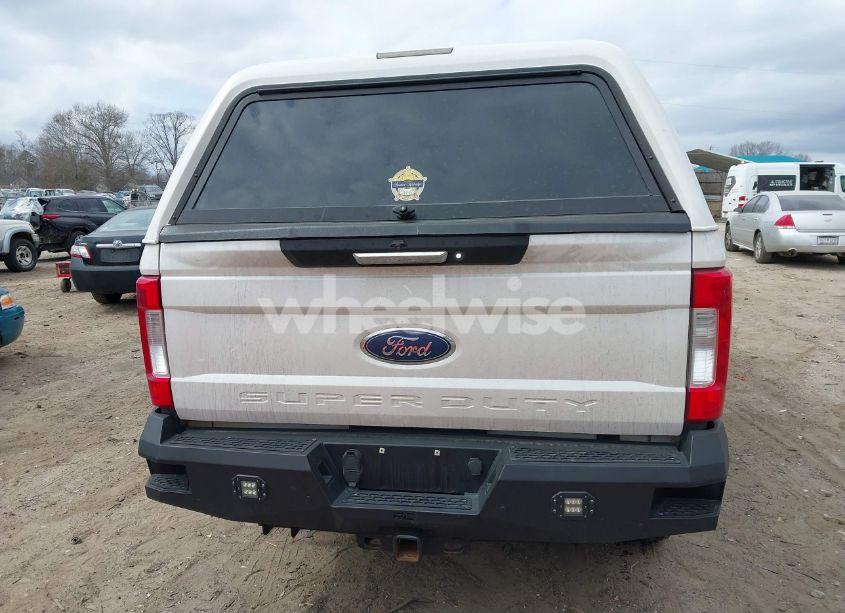 Photo 17 of 2019 Ford F-250 LARIAT (VIN 1FT7W2BT3KED60143)