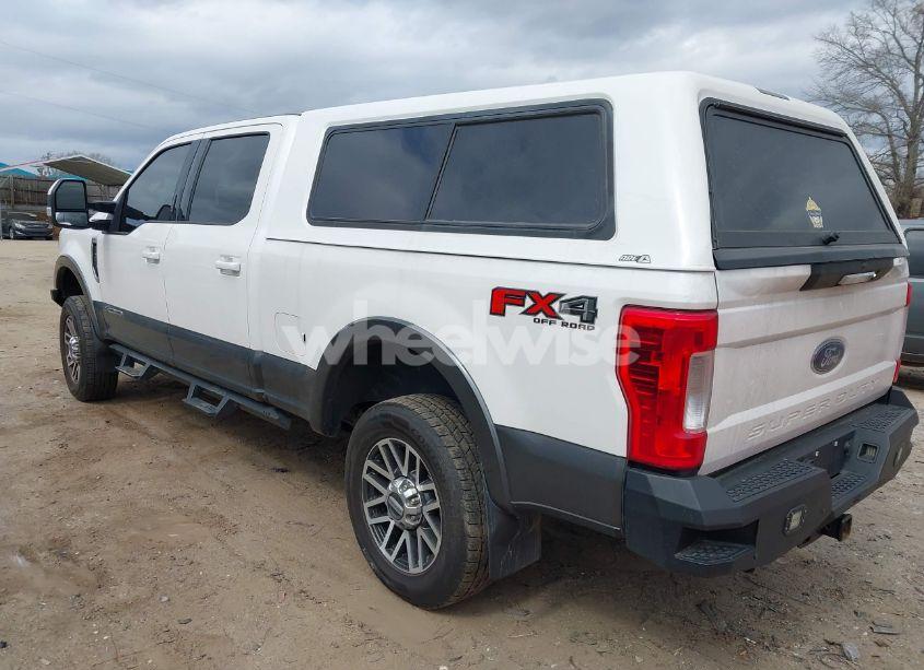 Photo 3 of 2019 Ford F-250 LARIAT (VIN 1FT7W2BT3KED60143)