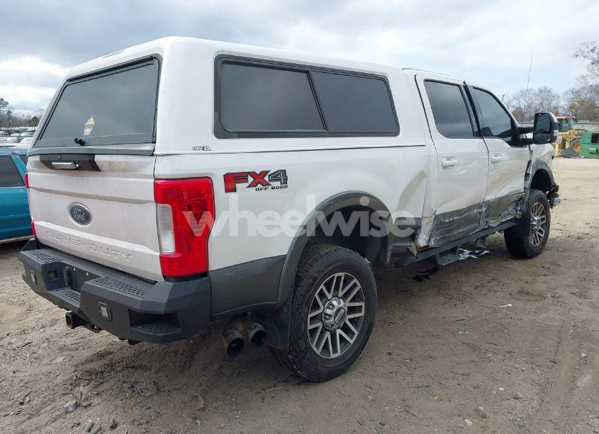 Photo 4 of 2019 Ford F-250 LARIAT (VIN 1FT7W2BT3KED60143)