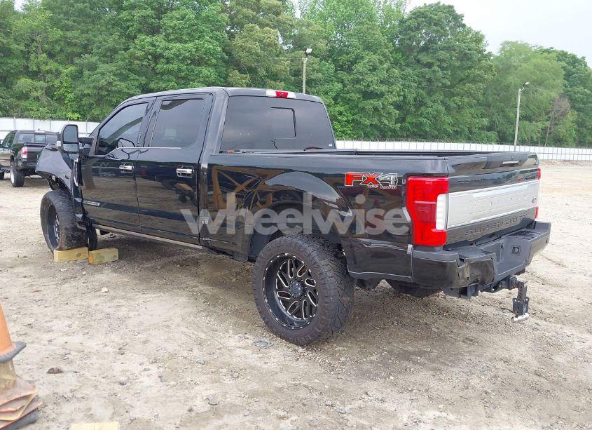 Photo 3 of 2019 Ford F-250 PLATINUM (VIN 1FT7W2BT3KED98410)