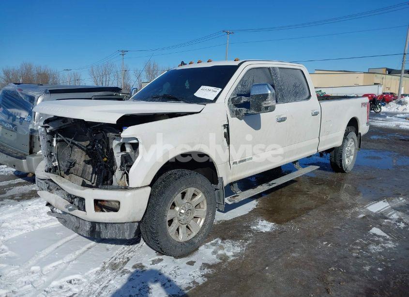 Photo 2 of 2019 Ford F-250 PLATINUM (VIN 1FT7W2BT3KEE38288)