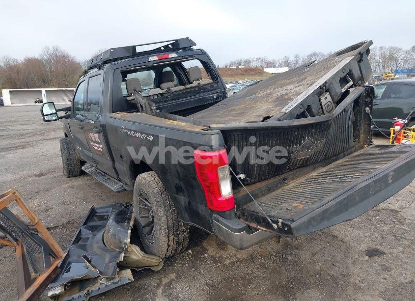 Photo 3 of 2019 Ford F-250 XLT (VIN 1FT7W2BT3KEF51447)