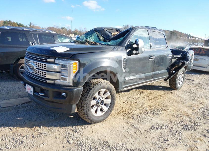Photo 2 of 2019 Ford F-250 PLATINUM (VIN 1FT7W2BT3KEG15096)