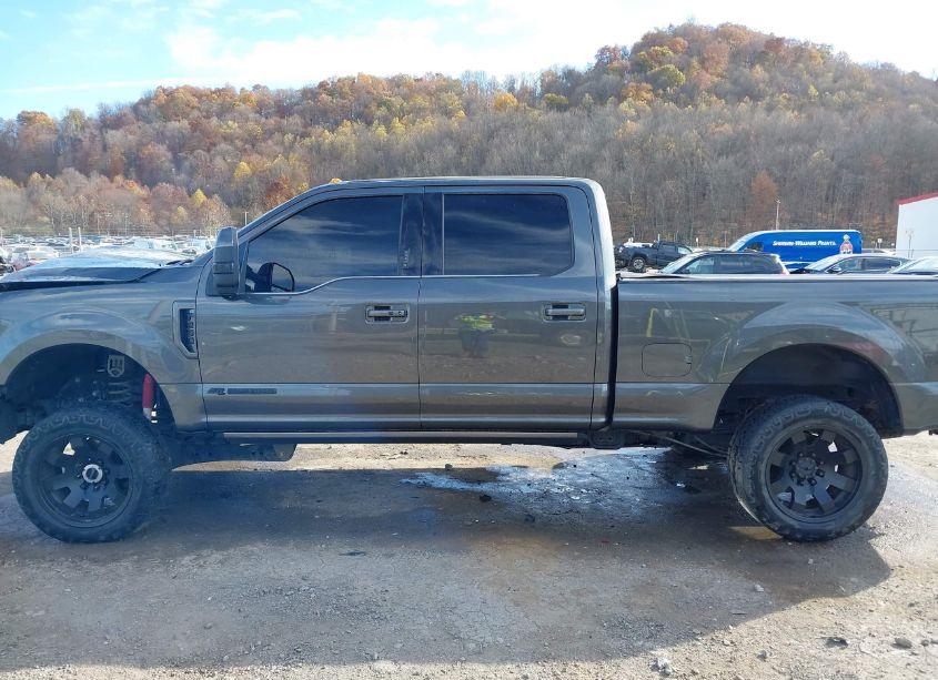 Photo 14 of 2017 Ford F-250 PLATINUM (VIN 1FT7W2BT4HEC50694)