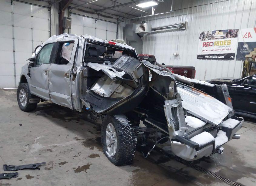 Photo 3 of 2017 Ford F-250 PLATINUM (VIN 1FT7W2BT4HEC92587)