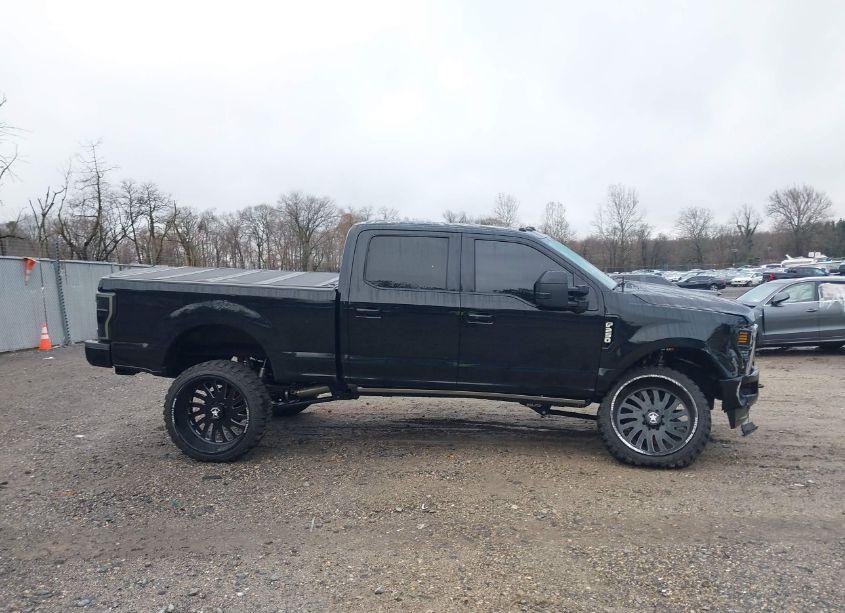 Photo 13 of 2018 Ford F-250 PLATINUM (VIN 1FT7W2BT4JEB62718)