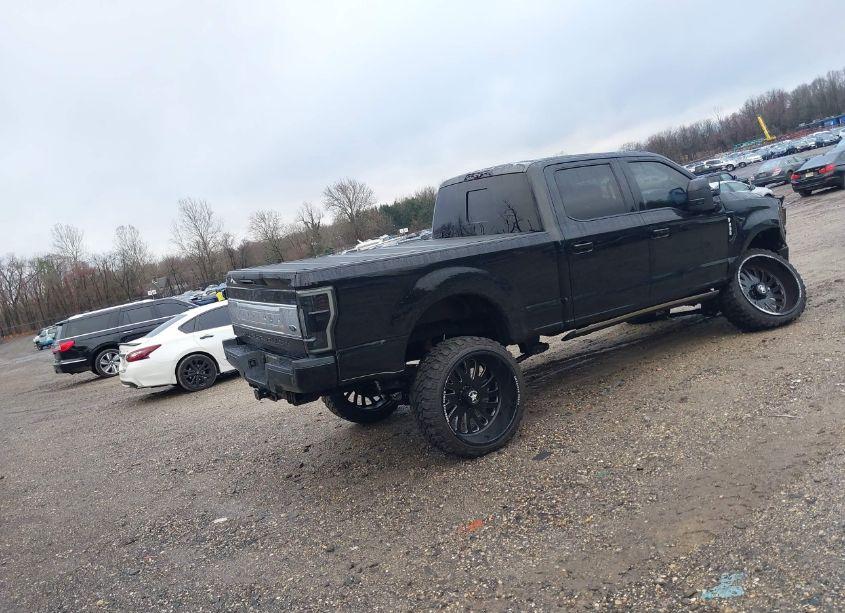 Photo 4 of 2018 Ford F-250 PLATINUM (VIN 1FT7W2BT4JEB62718)