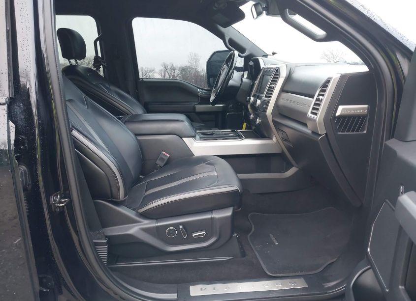 Photo 5 of 2018 Ford F-250 PLATINUM (VIN 1FT7W2BT4JEB62718)