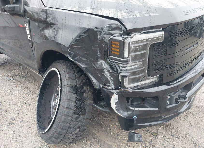 Photo 6 of 2018 Ford F-250 PLATINUM (VIN 1FT7W2BT4JEB62718)