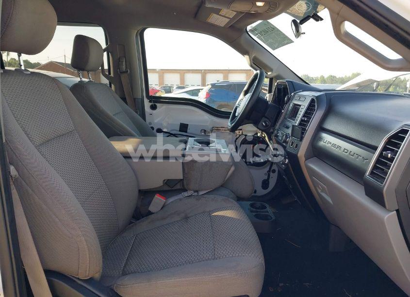 Photo 5 of 2019 Ford F-250 XLT (VIN 1FT7W2BT4KEE35979)