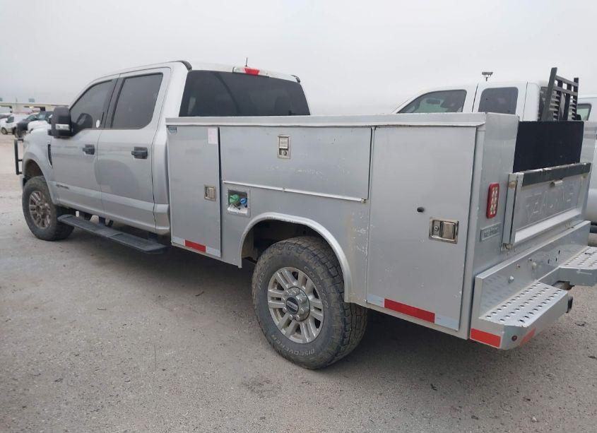 Photo 3 of 2019 Ford F-250 XLT (VIN 1FT7W2BT4KEF52946)