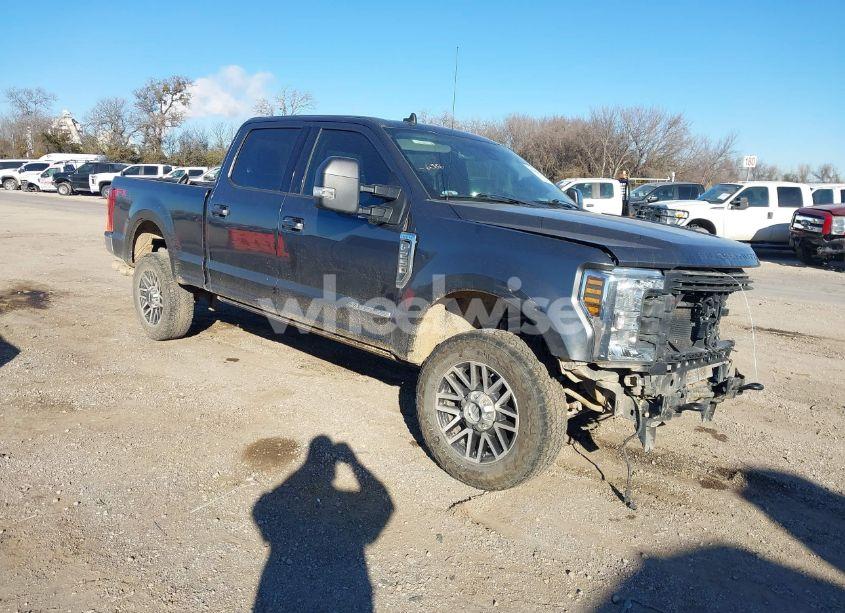 2019 Ford F-250 LARIAT (VIN 1FT7W2BT4KEG71712) main photo