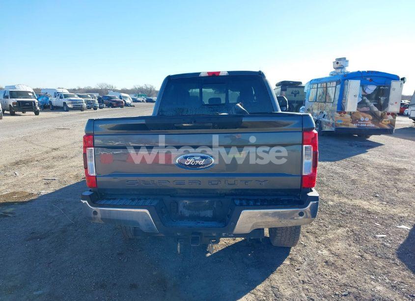 Photo 16 of 2019 Ford F-250 LARIAT (VIN 1FT7W2BT4KEG71712)