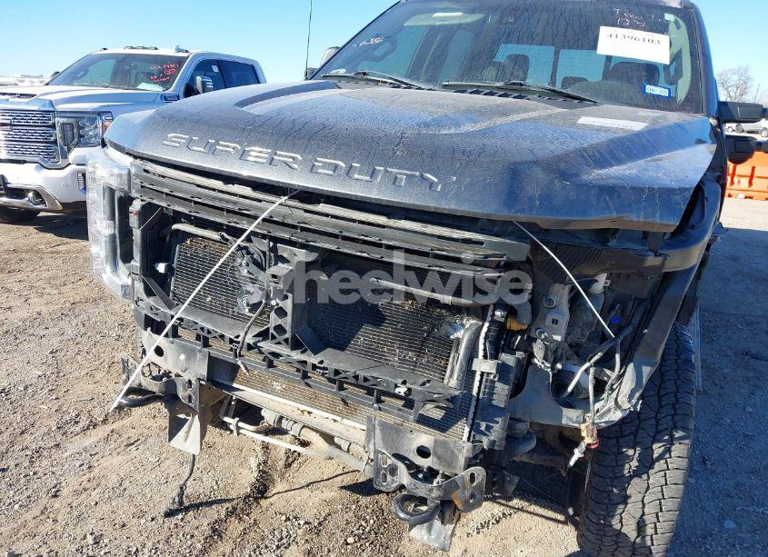 Photo 6 of 2019 Ford F-250 LARIAT (VIN 1FT7W2BT4KEG71712)