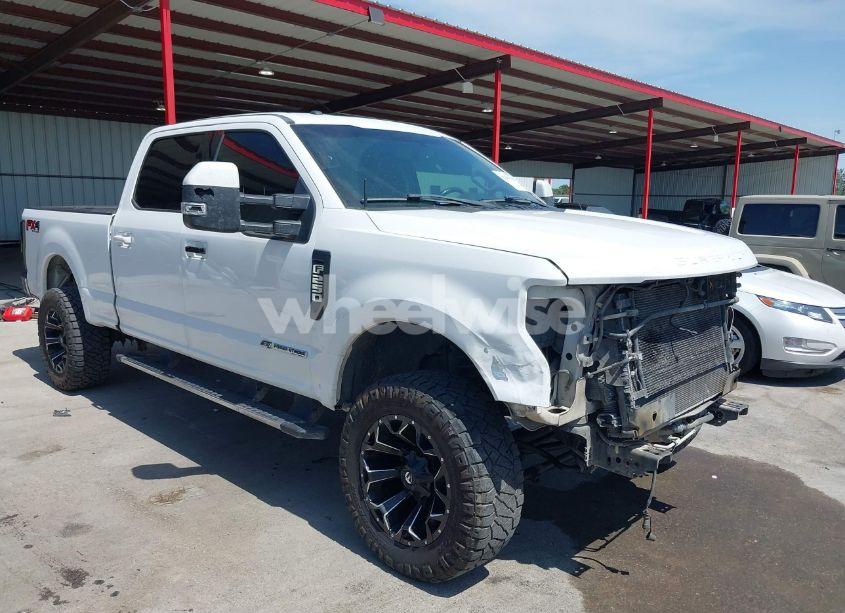 2017 Ford F-250 LARIAT (VIN 1FT7W2BT5HEB40592) main photo