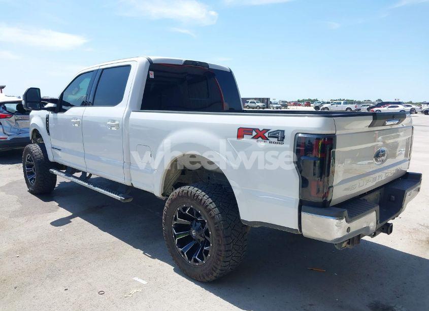 Photo 3 of 2017 Ford F-250 LARIAT (VIN 1FT7W2BT5HEB40592)