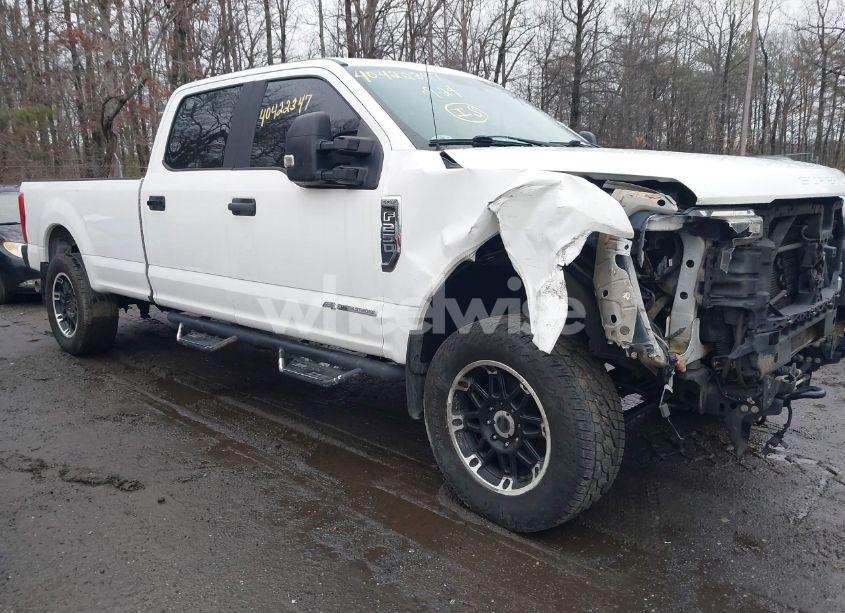 2017 Ford F-250 XL (VIN 1FT7W2BT5HEC76818) main photo