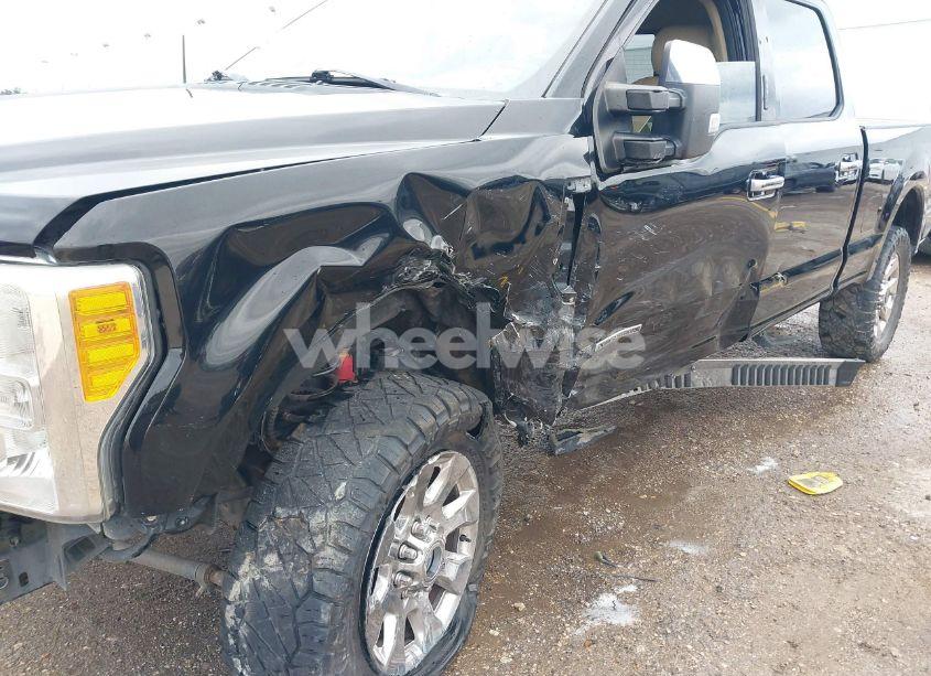 Photo 6 of 2017 Ford F-250 LARIAT (VIN 1FT7W2BT5HEE17810)