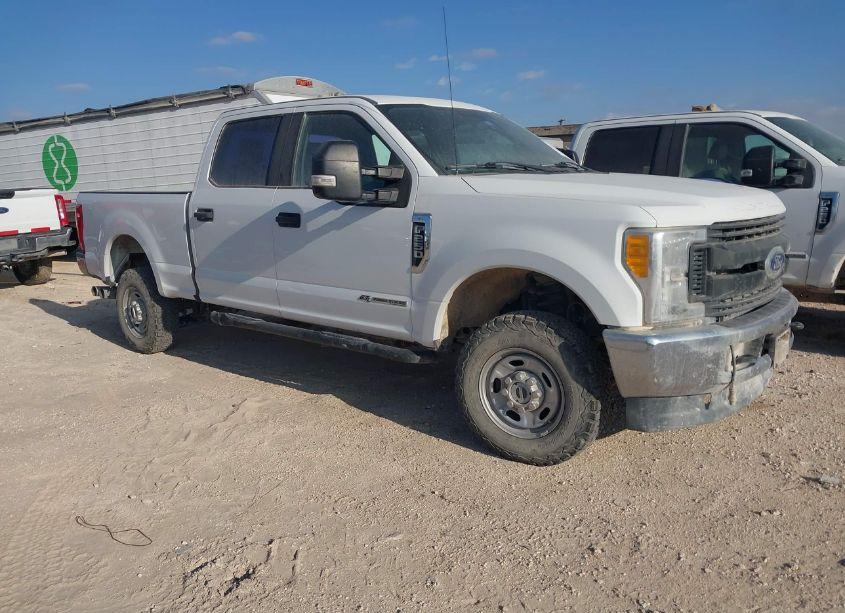 2017 Ford F-250 XL (VIN 1FT7W2BT5HEF21844) main photo