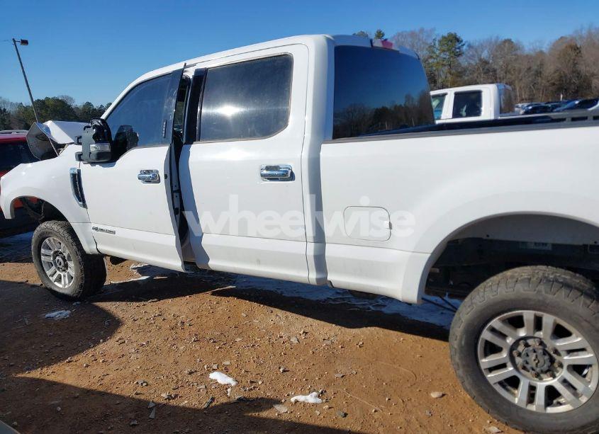 Photo 14 of 2018 Ford F-250 XLT (VIN 1FT7W2BT5JEB21899)