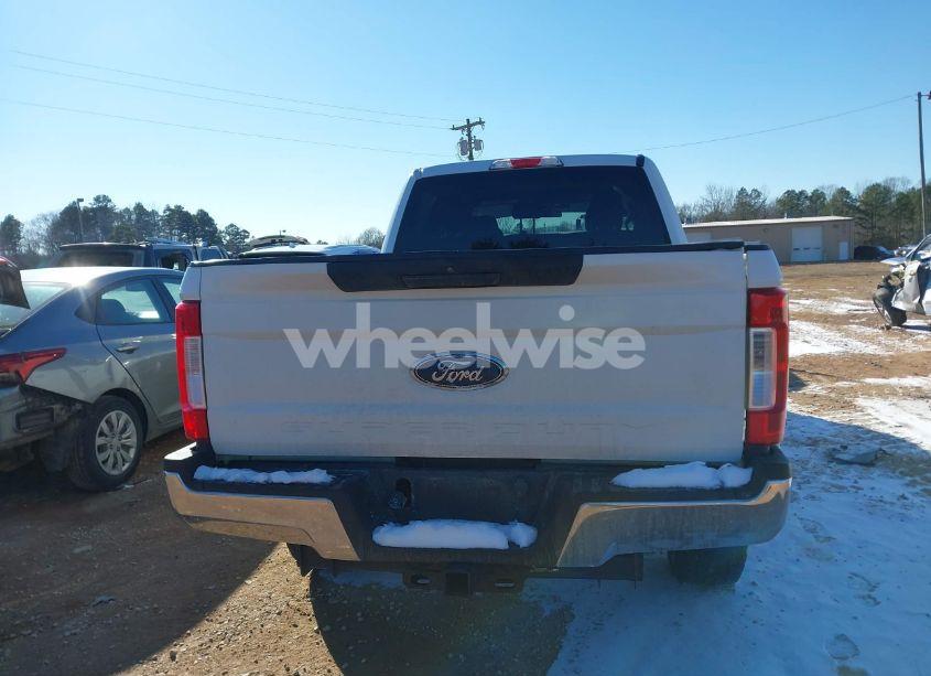 Photo 16 of 2018 Ford F-250 XLT (VIN 1FT7W2BT5JEB21899)