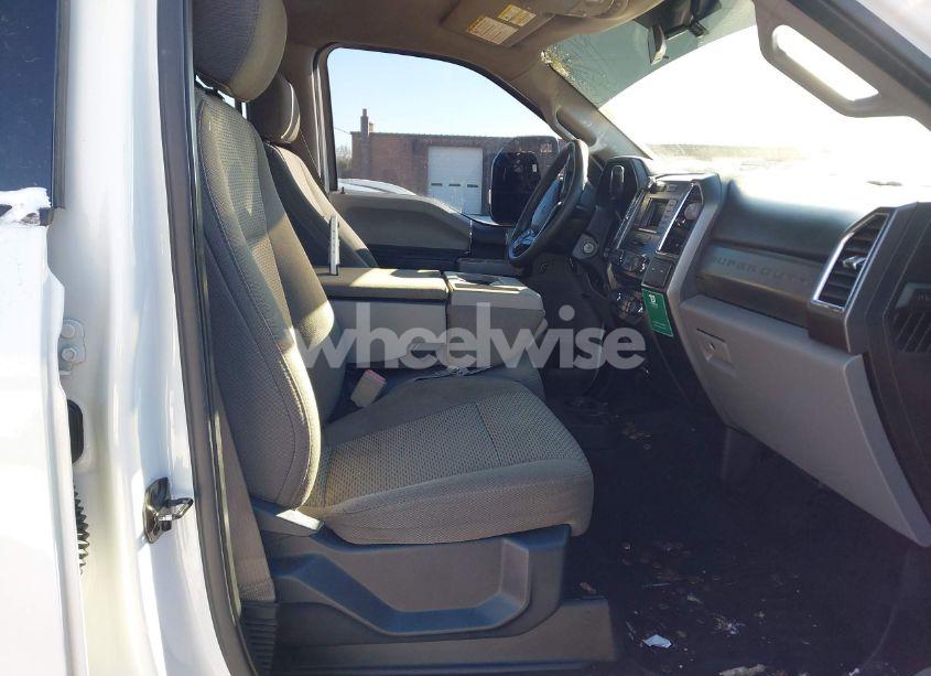 Photo 5 of 2018 Ford F-250 XLT (VIN 1FT7W2BT5JEB21899)