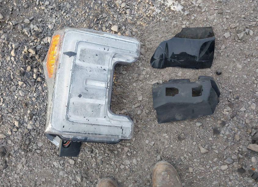 Photo 12 of 2018 Ford F-250 PLATINUM (VIN 1FT7W2BT5JEC15314)