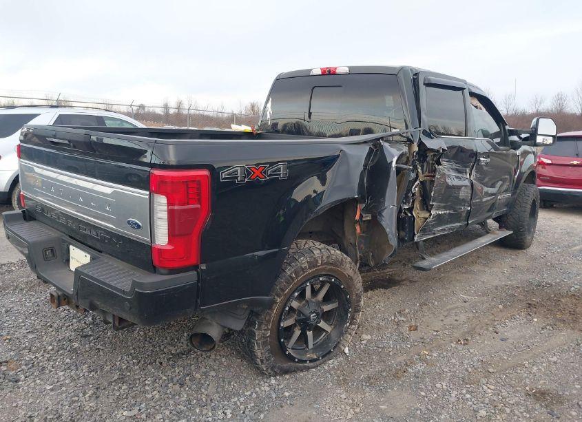 Photo 4 of 2018 Ford F-250 PLATINUM (VIN 1FT7W2BT5JEC15314)