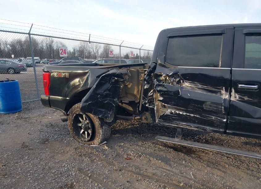 Photo 6 of 2018 Ford F-250 PLATINUM (VIN 1FT7W2BT5JEC15314)