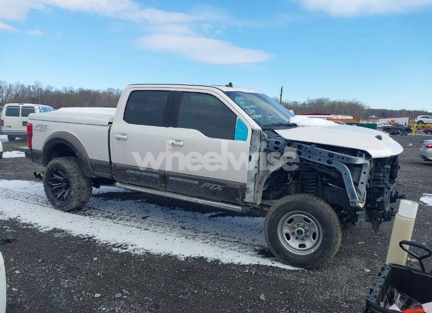Photo 14 of 2019 Ford F-250 LARIAT (VIN 1FT7W2BT5KEC16559)