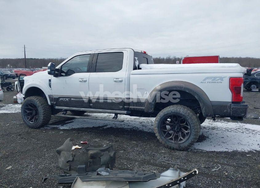 Photo 15 of 2019 Ford F-250 LARIAT (VIN 1FT7W2BT5KEC16559)