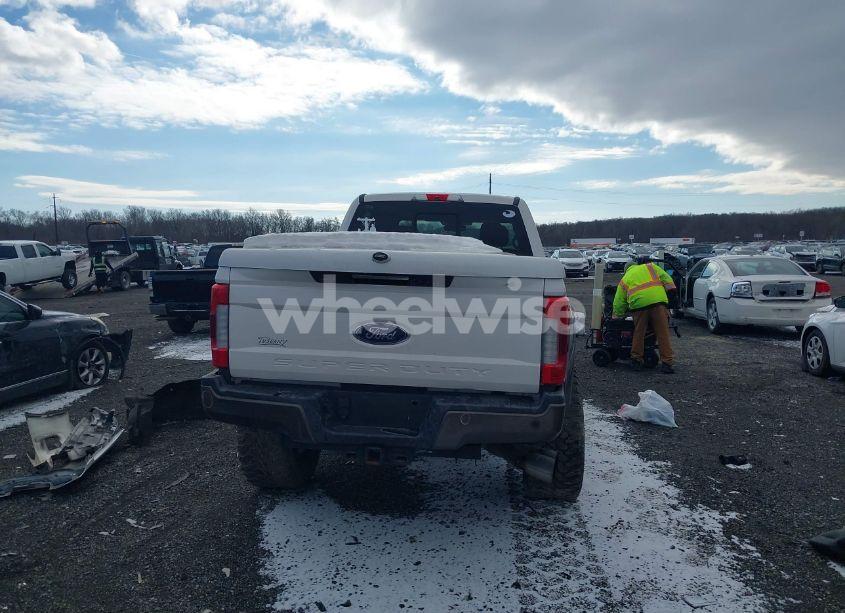 Photo 17 of 2019 Ford F-250 LARIAT (VIN 1FT7W2BT5KEC16559)