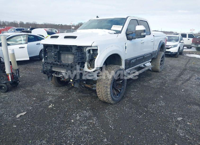 Photo 2 of 2019 Ford F-250 LARIAT (VIN 1FT7W2BT5KEC16559)