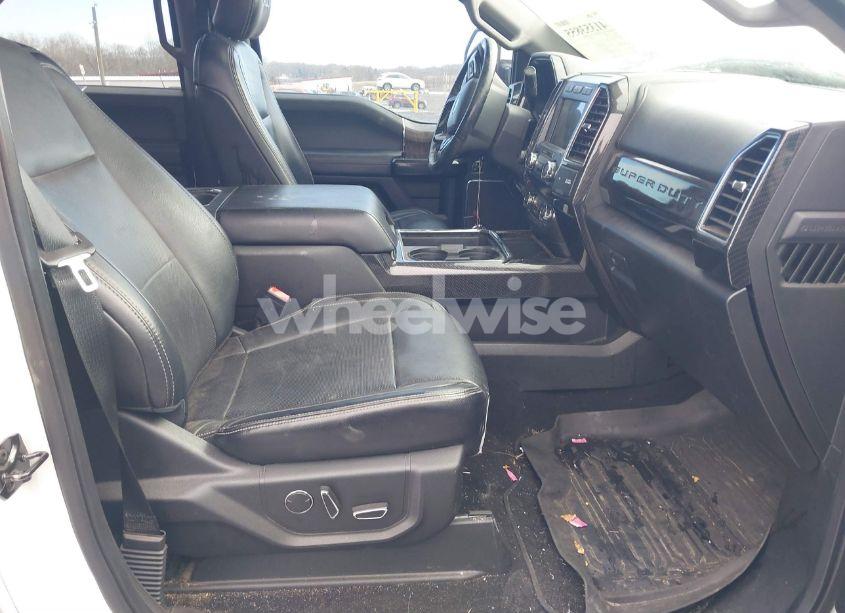 Photo 5 of 2019 Ford F-250 LARIAT (VIN 1FT7W2BT5KEC16559)