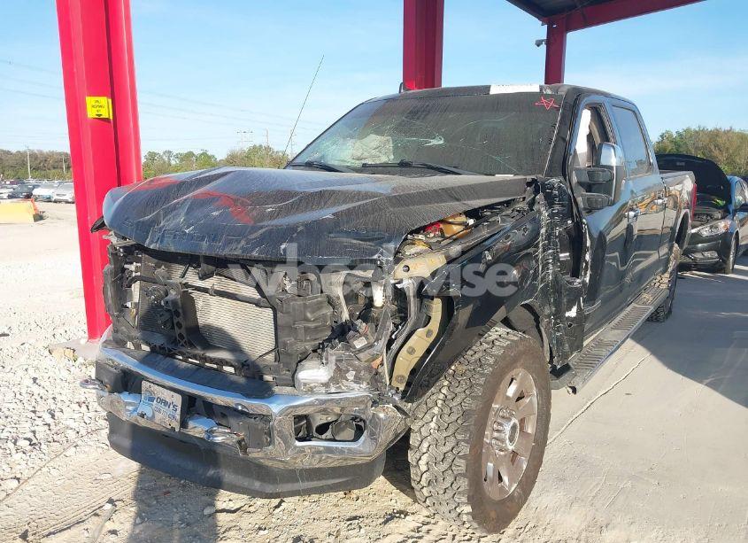 Photo 2 of 2019 Ford F-250 LARIAT (VIN 1FT7W2BT5KEC74428)