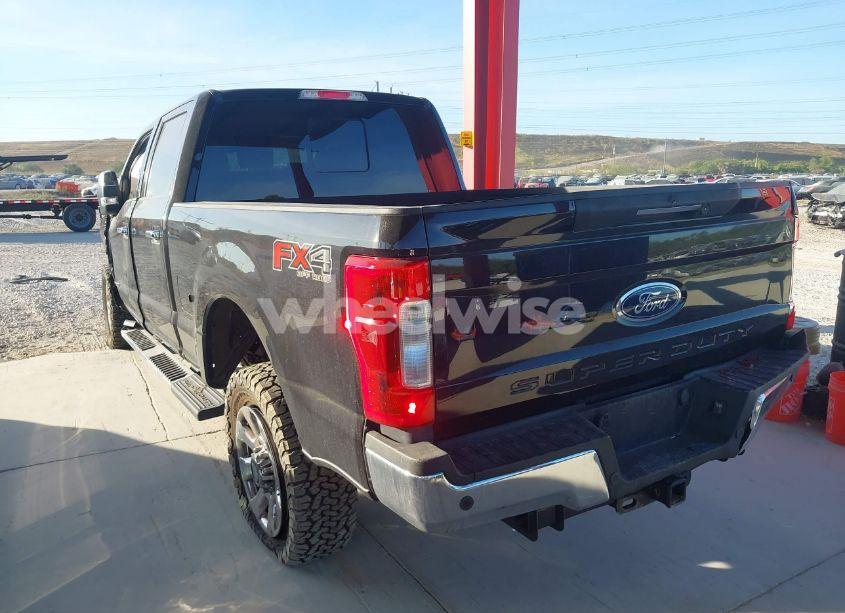 Photo 3 of 2019 Ford F-250 LARIAT (VIN 1FT7W2BT5KEC74428)