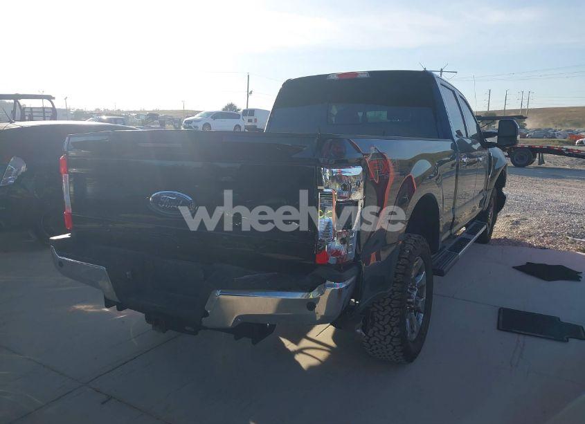 Photo 4 of 2019 Ford F-250 LARIAT (VIN 1FT7W2BT5KEC74428)