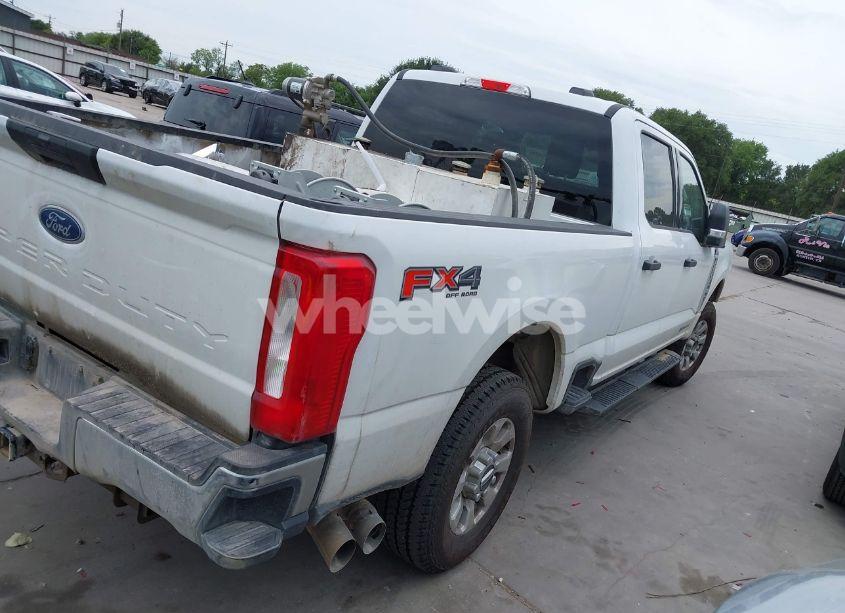 Photo 4 of 2024 Ford F-250 XLT (VIN 1FT7W2BT5REC68882)