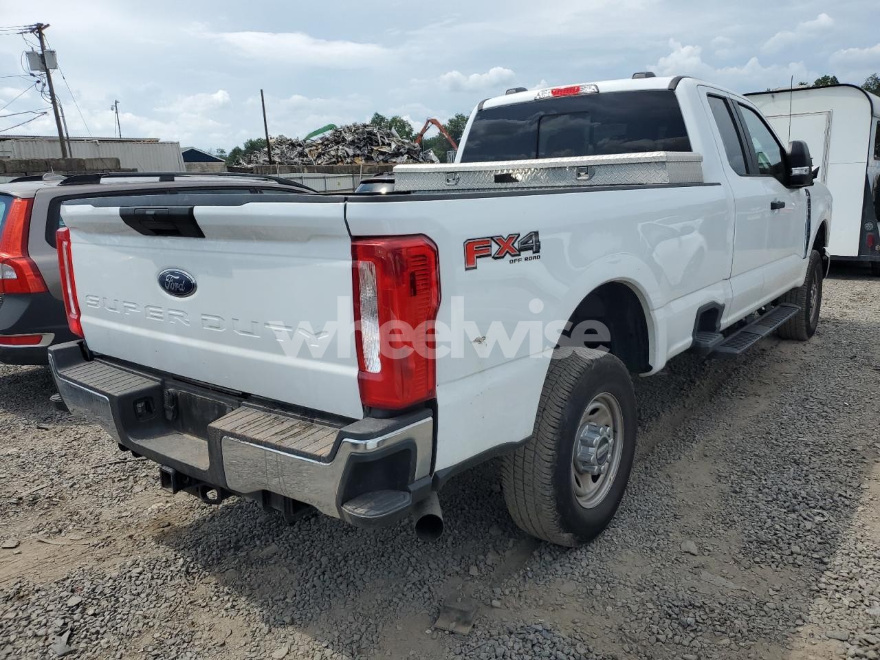 Photo 3 of 2024 FORD F250 SUPER DUTY (VIN 1FT7W2BT5SEC95618)