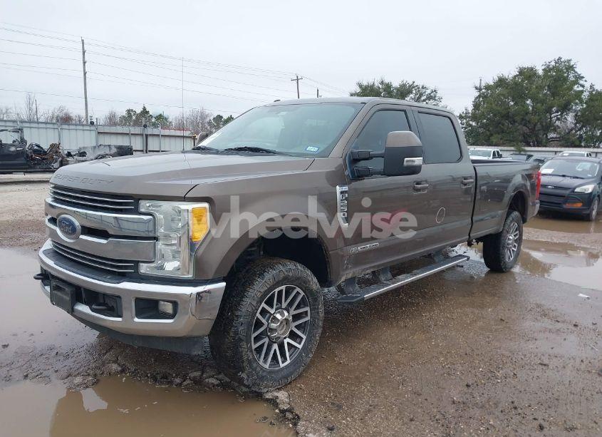 Photo 2 of 2017 Ford F-250 LARIAT (VIN 1FT7W2BT6HEB13580)
